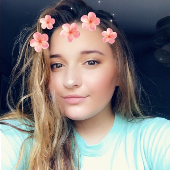 Meet your Posher, Ashley - Picture 1 of 1